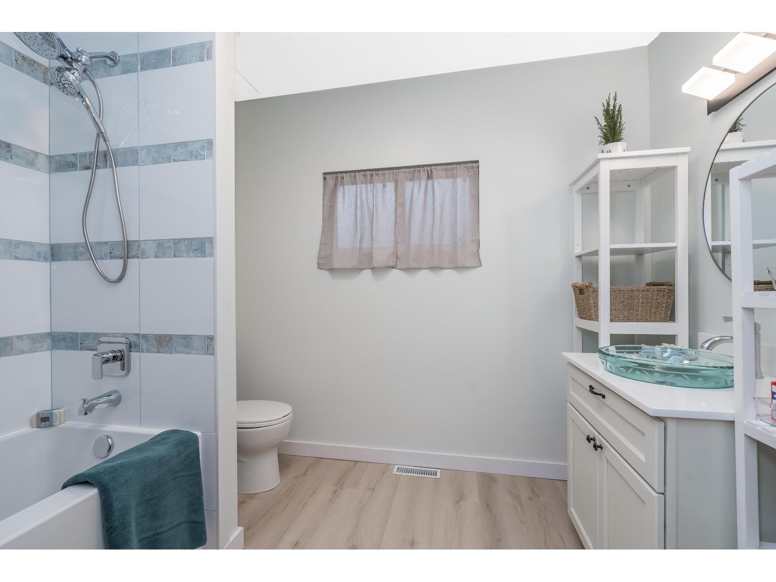 3011 184 Street, Surrey, BC - Indoor Photo Showing Bathroom