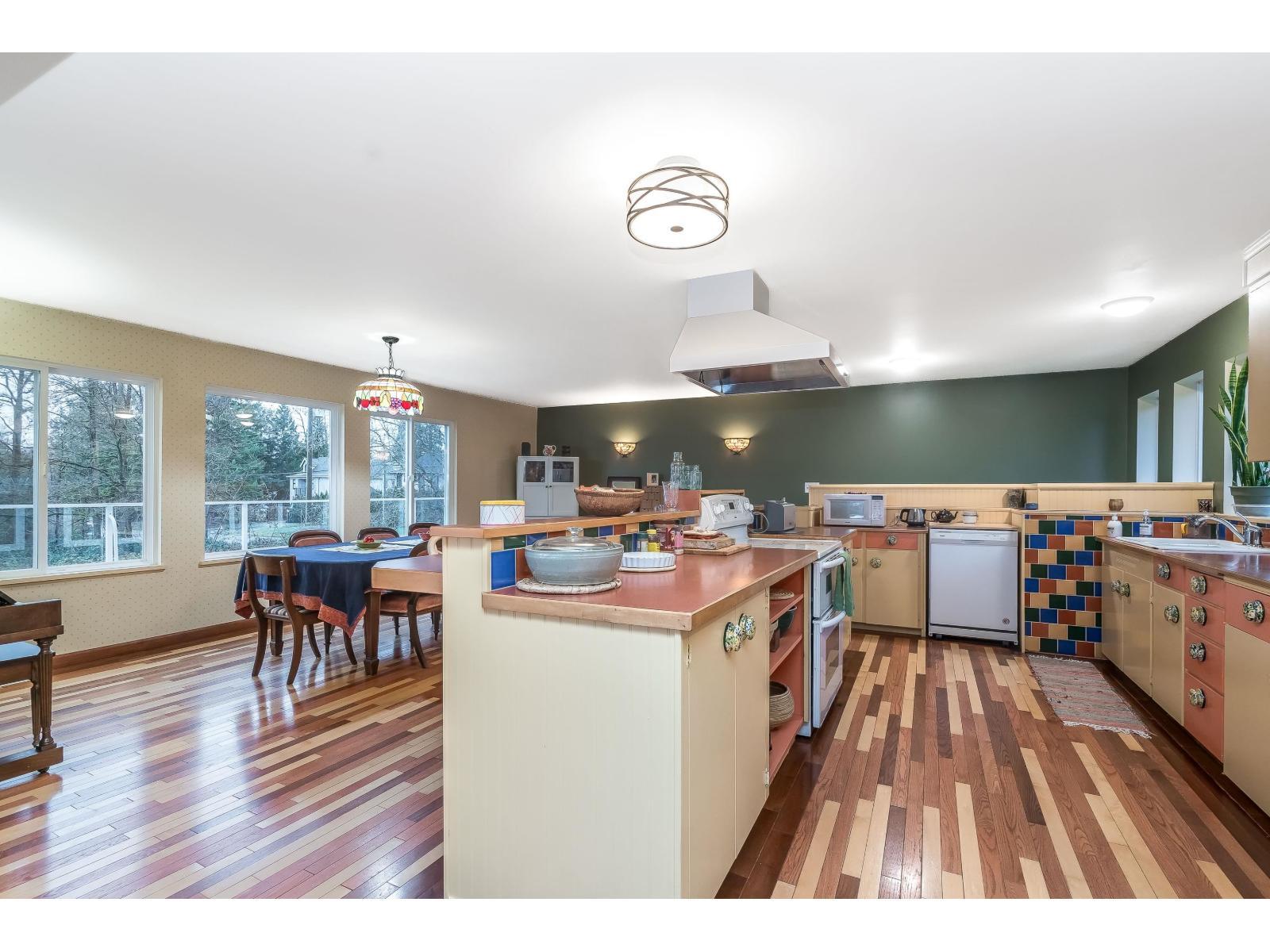 3011 184 Street, Surrey, BC - Indoor