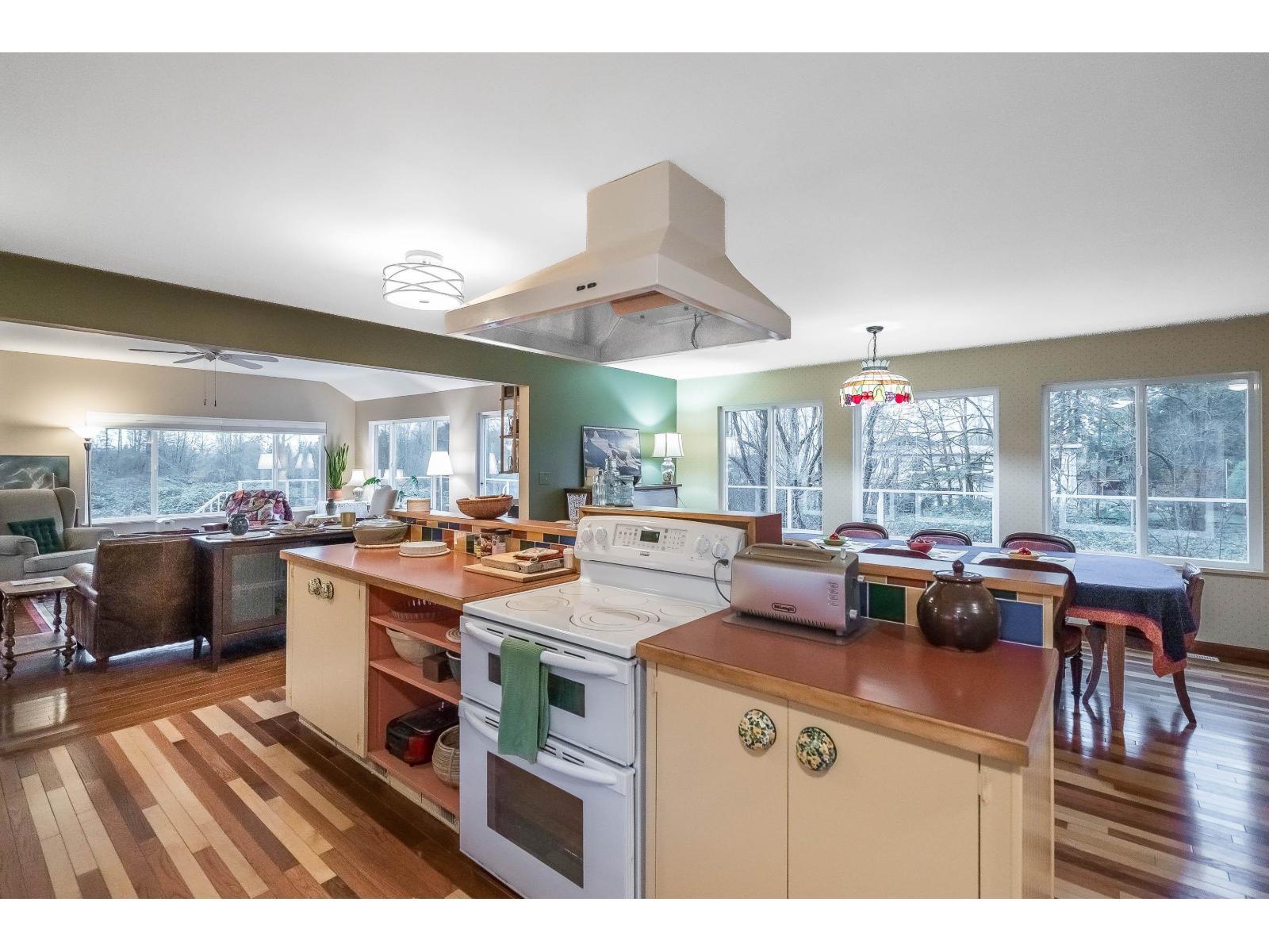 3011 184 Street, Surrey, BC - Indoor