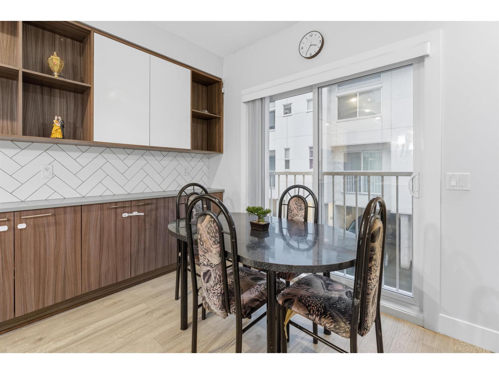 6 2505 Ware Street, Abbotsford, BC - Indoor Photo Showing Dining Room