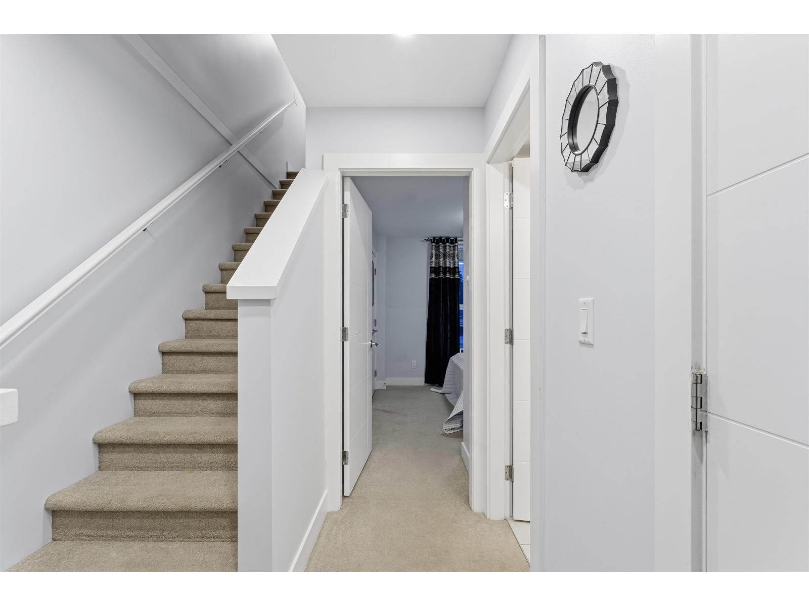 6 2505 Ware Street, Abbotsford, BC - Indoor Photo Showing Other Room