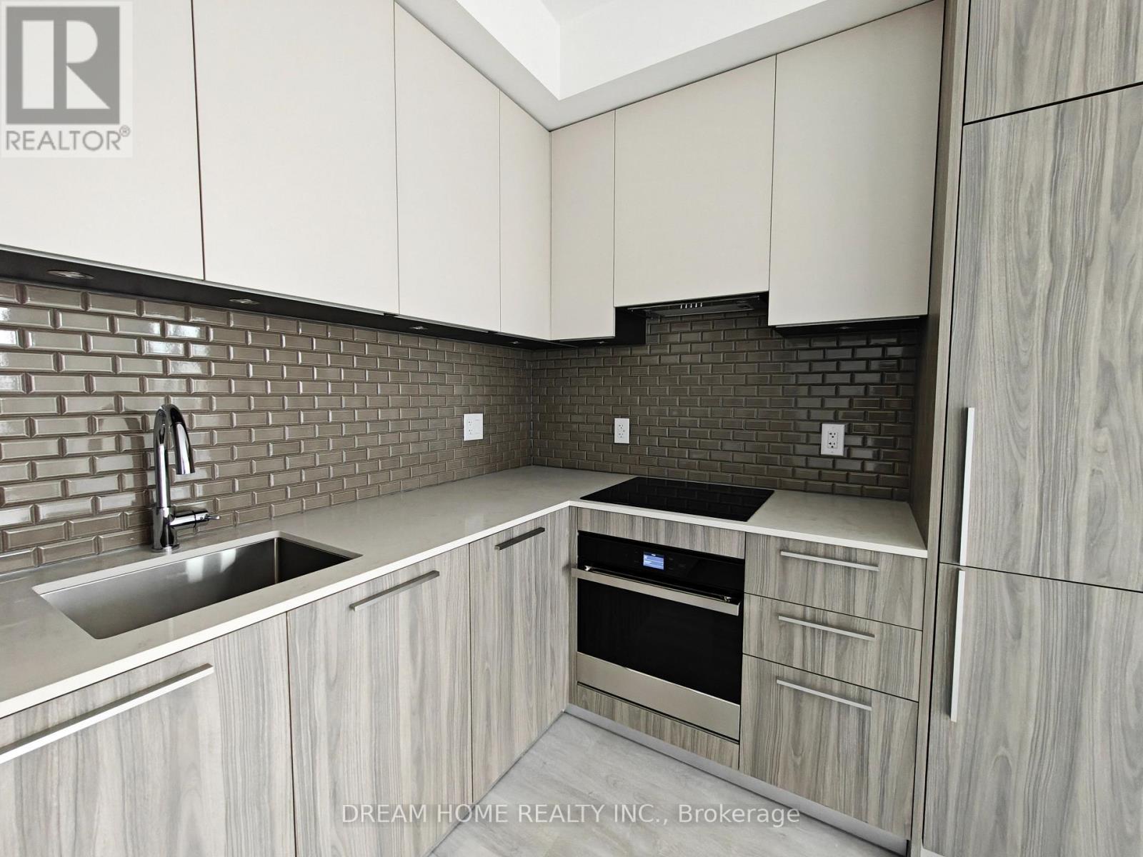 1205 - 65 Broadway Avenue, Toronto, ON - Indoor Photo Showing Kitchen With Upgraded Kitchen