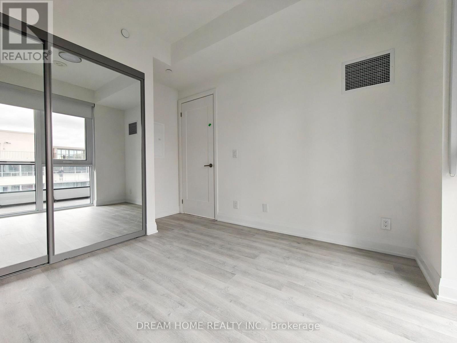 1205 - 65 Broadway Avenue, Toronto, ON - Indoor Photo Showing Other Room