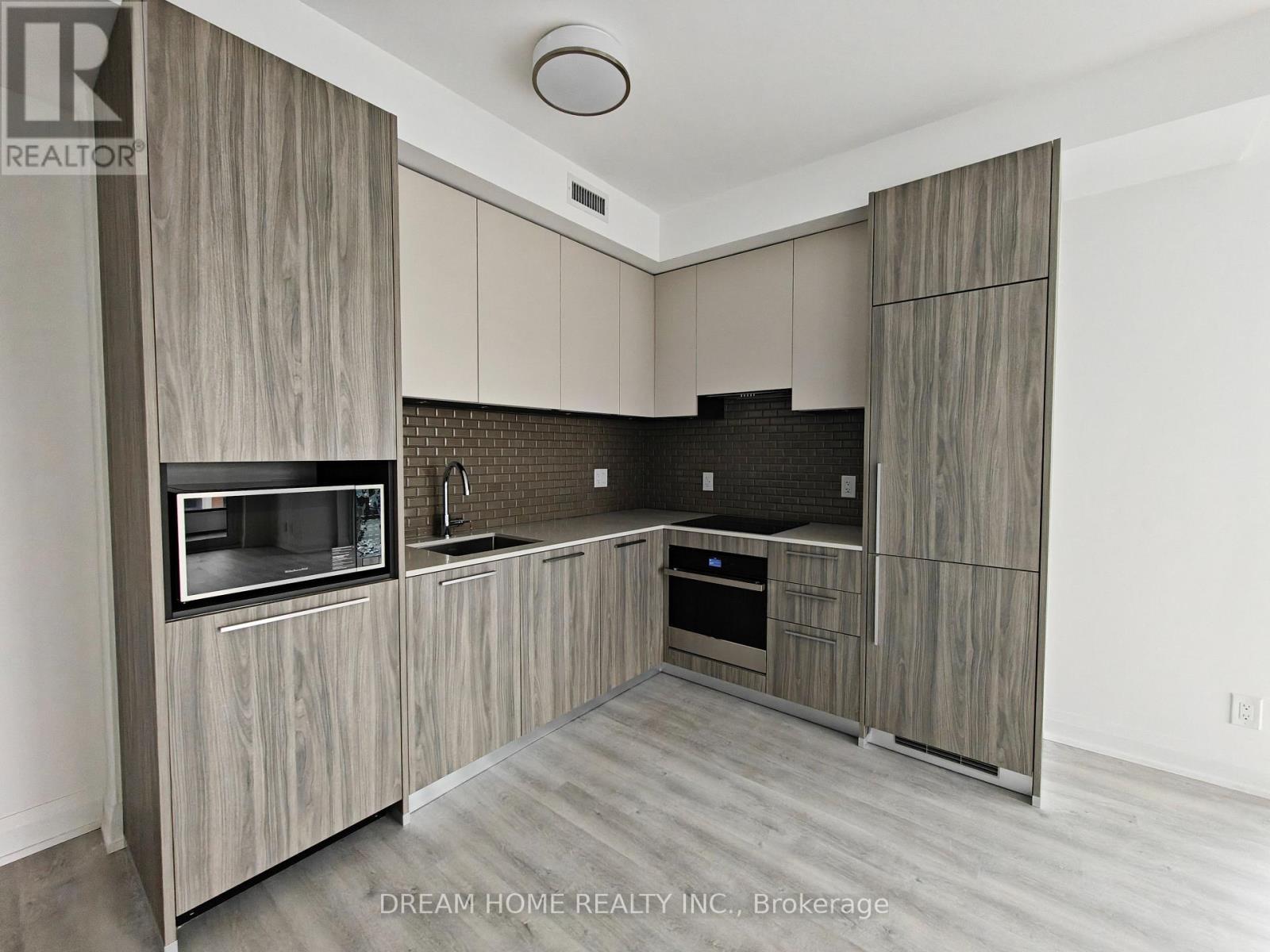 1205 - 65 Broadway Avenue, Toronto, ON - Indoor Photo Showing Kitchen