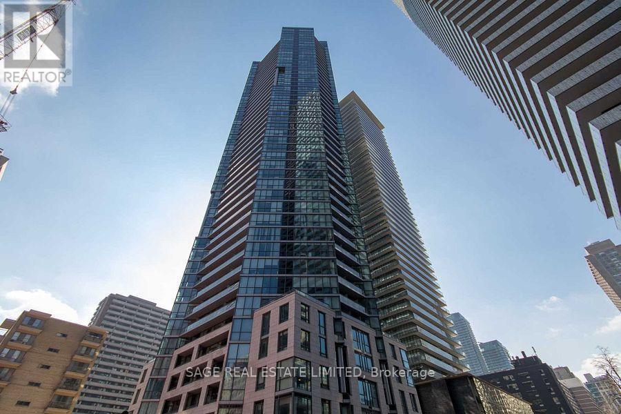 3706 - 45 Charles Street E, Toronto, ON - Outdoor With Facade