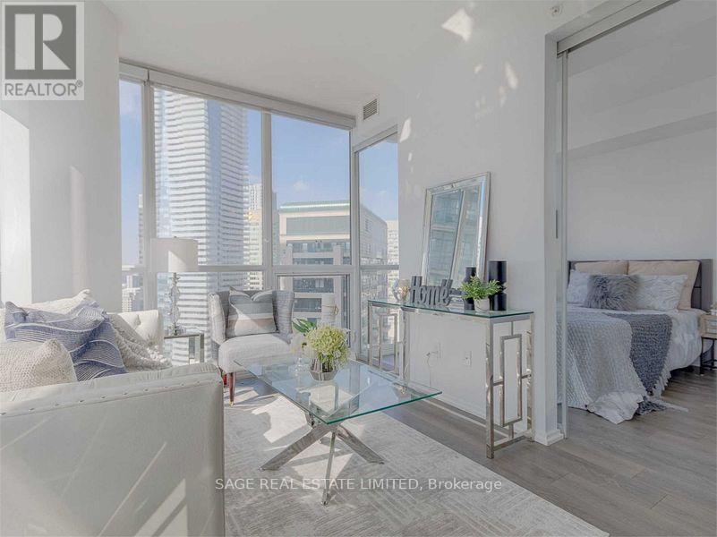 3706 - 45 Charles Street E, Toronto, ON - Indoor Photo Showing Living Room