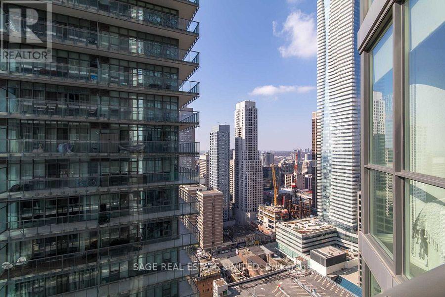 3706 - 45 Charles Street E, Toronto, ON - Outdoor With Facade