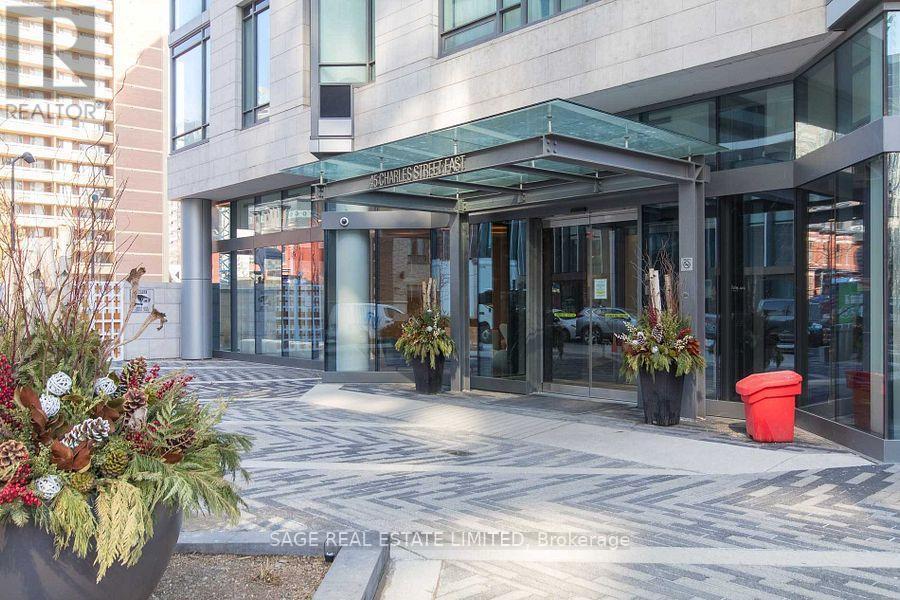 3706 - 45 Charles Street E, Toronto, ON - Outdoor