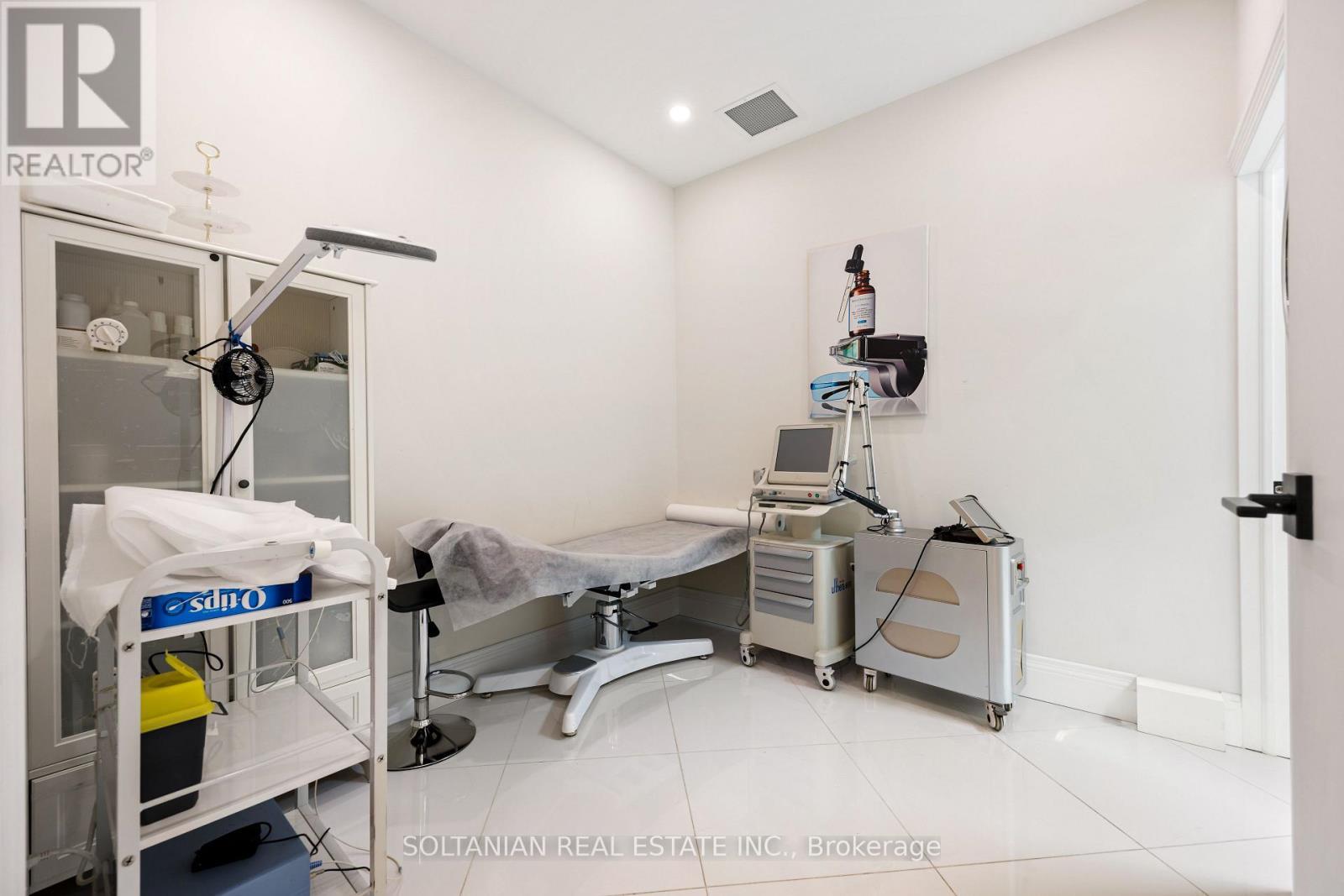 515 Wilson Avenue, Toronto, ON