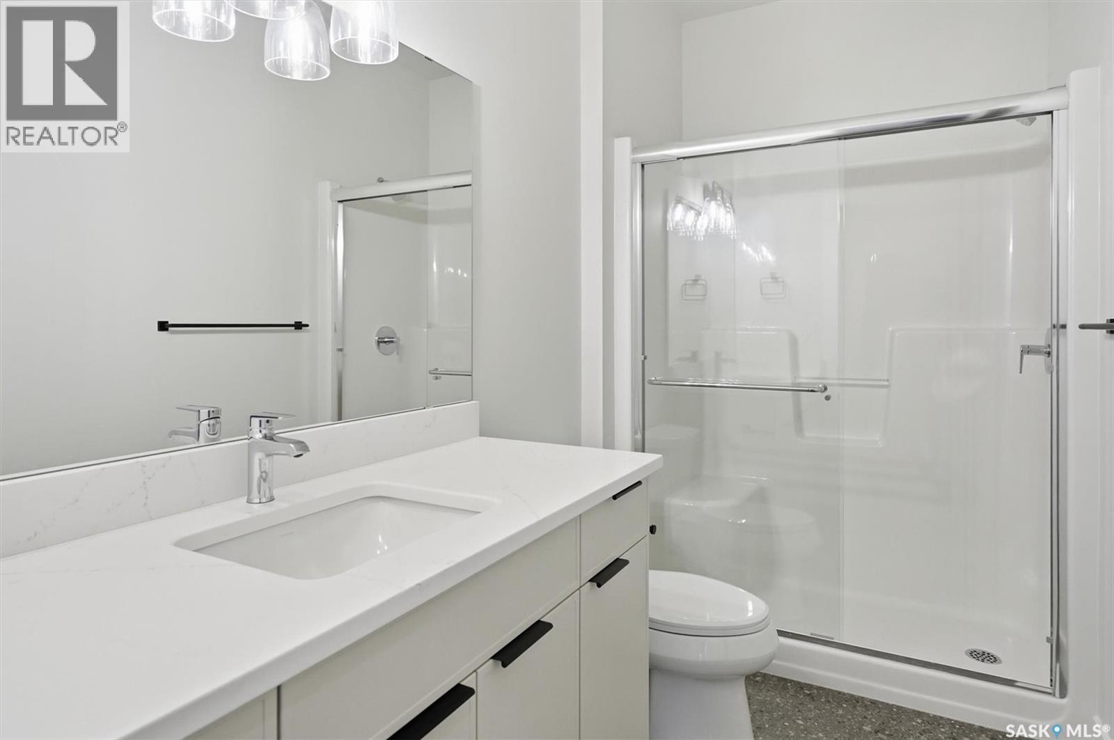 470 Cockcroft Place, Saskatoon, SK - Indoor Photo Showing Bathroom