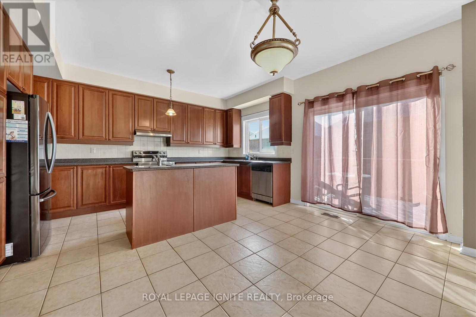 Main - 26 Rushworth Drive, Ajax, ON - Indoor Photo Showing Kitchen
