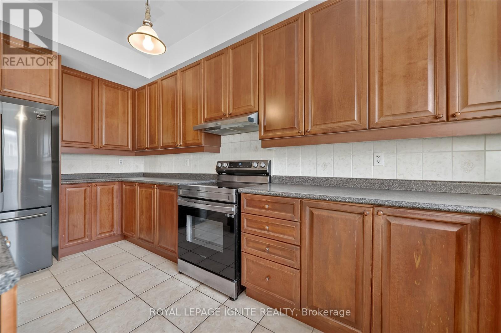 Main - 26 Rushworth Drive, Ajax, ON - Indoor Photo Showing Kitchen