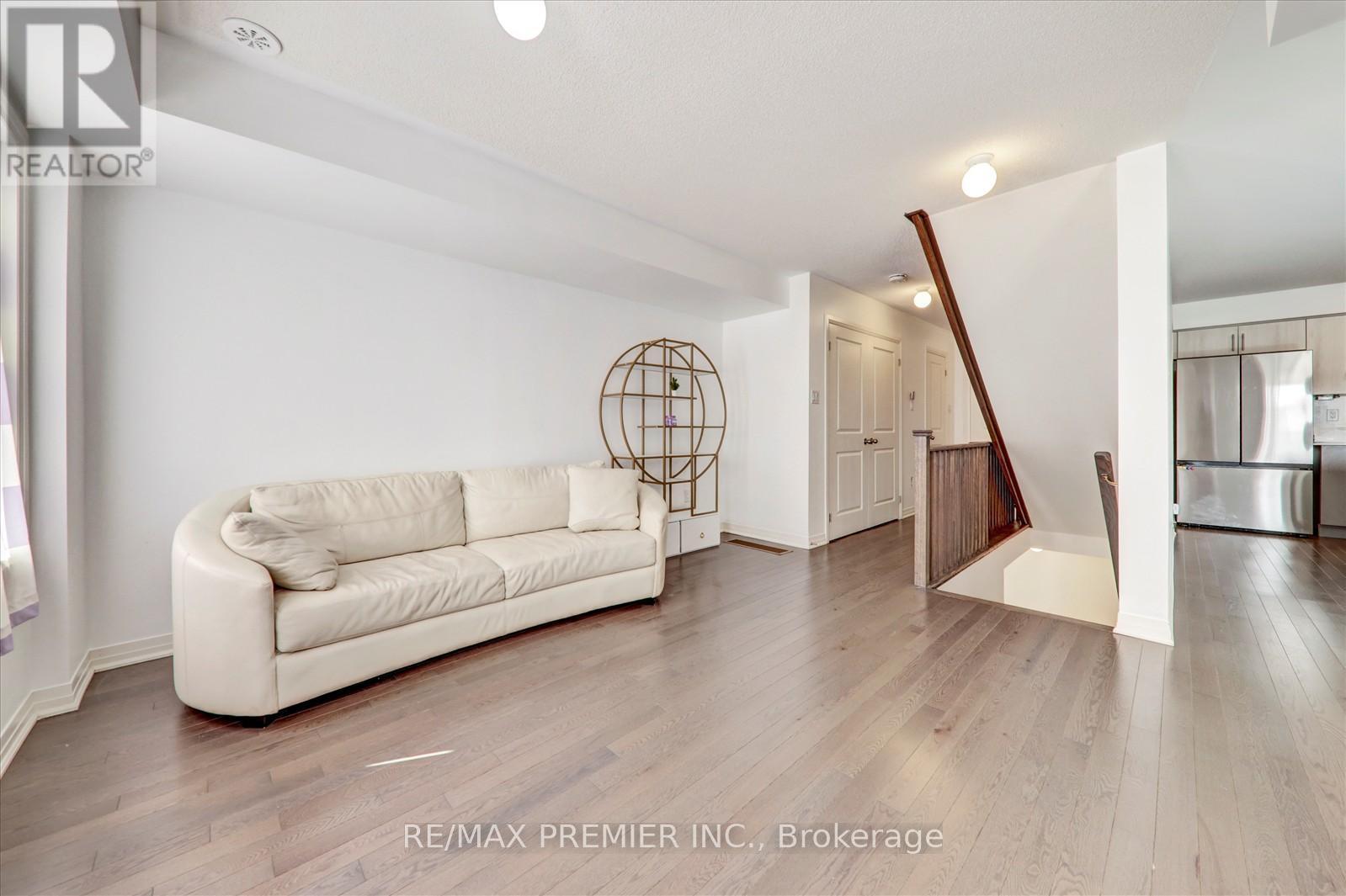 38 King William Way, Clarington, ON - Indoor