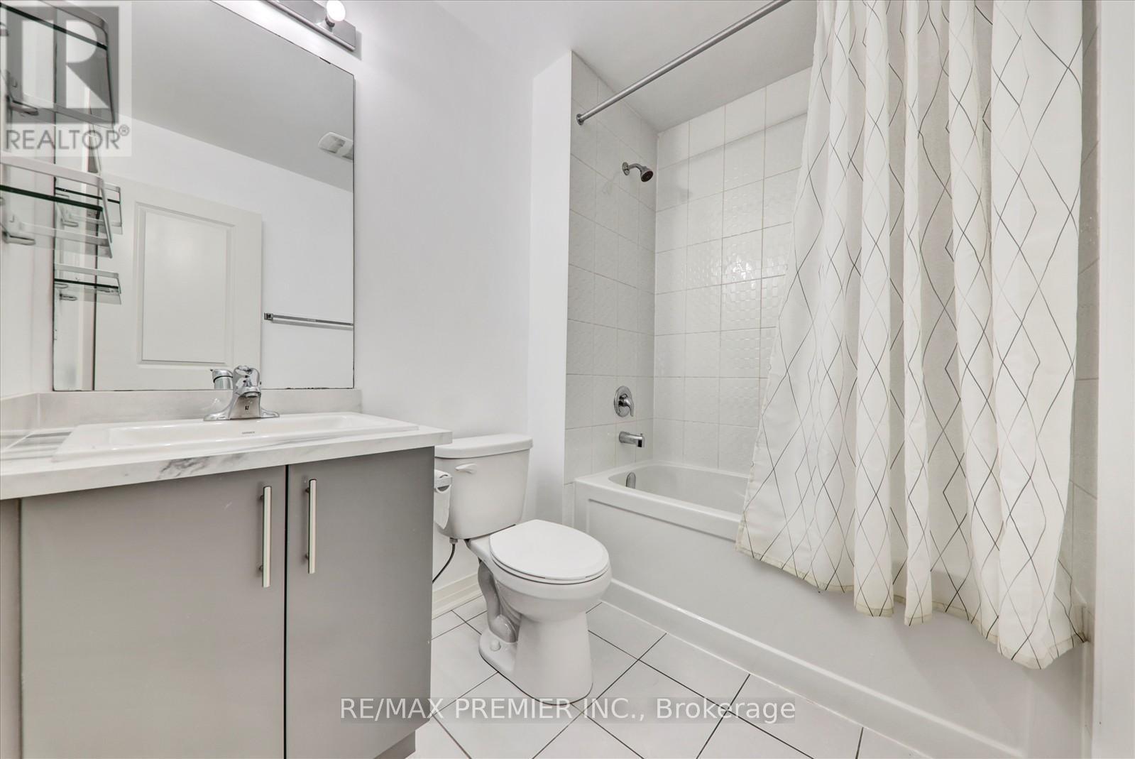 38 King William Way, Clarington, ON - Indoor Photo Showing Bathroom
