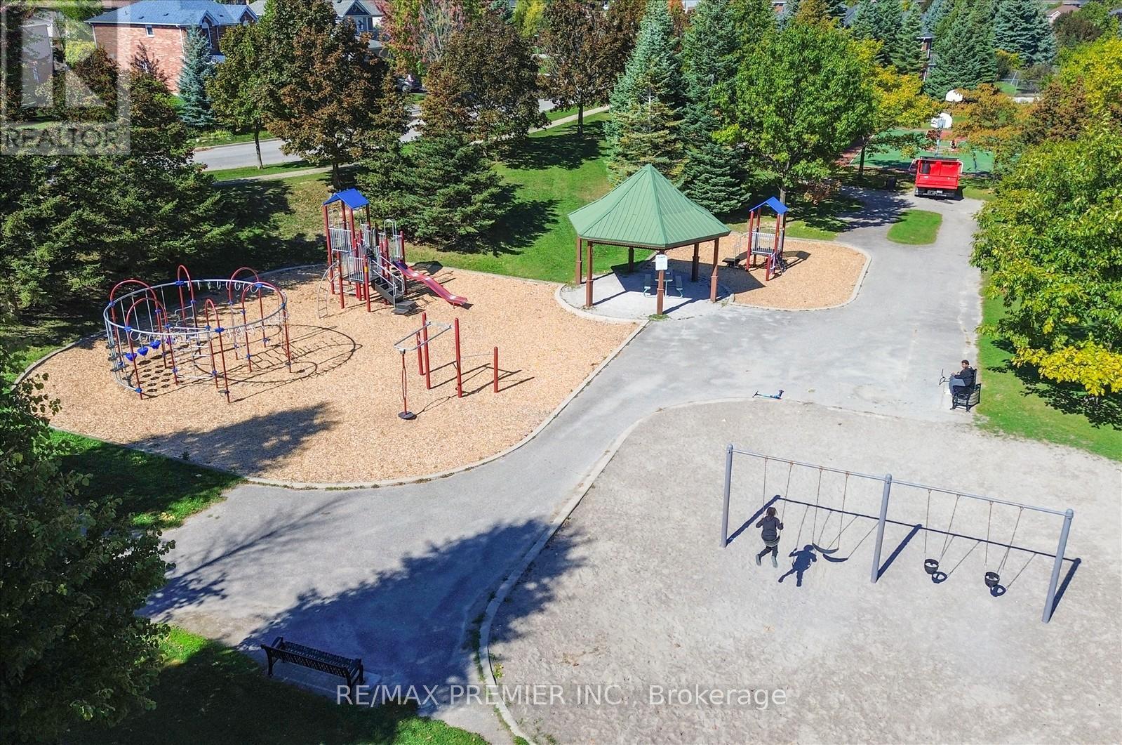 38 King William Way, Clarington, ON - Outdoor