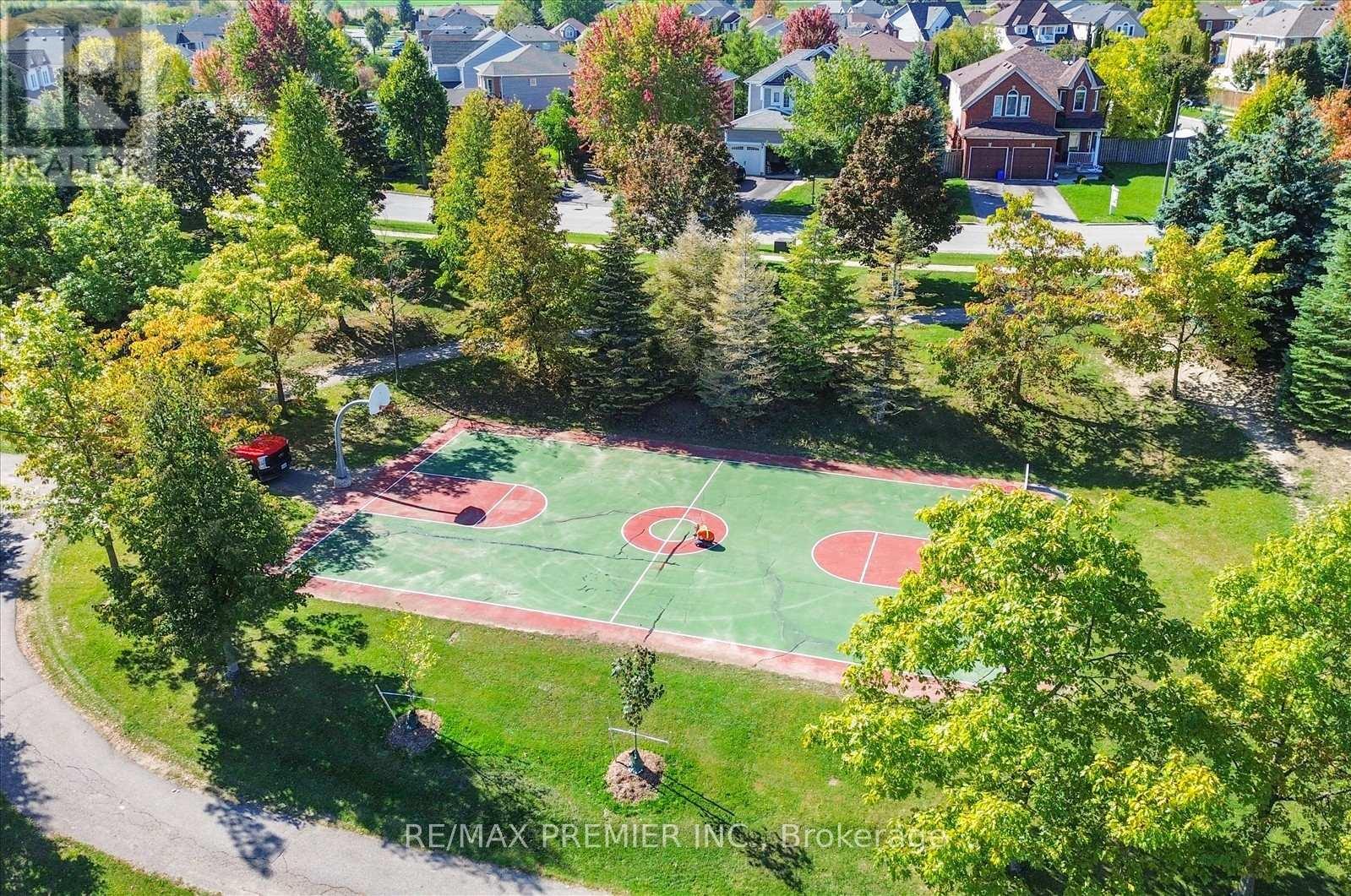 38 King William Way, Clarington, ON - Outdoor