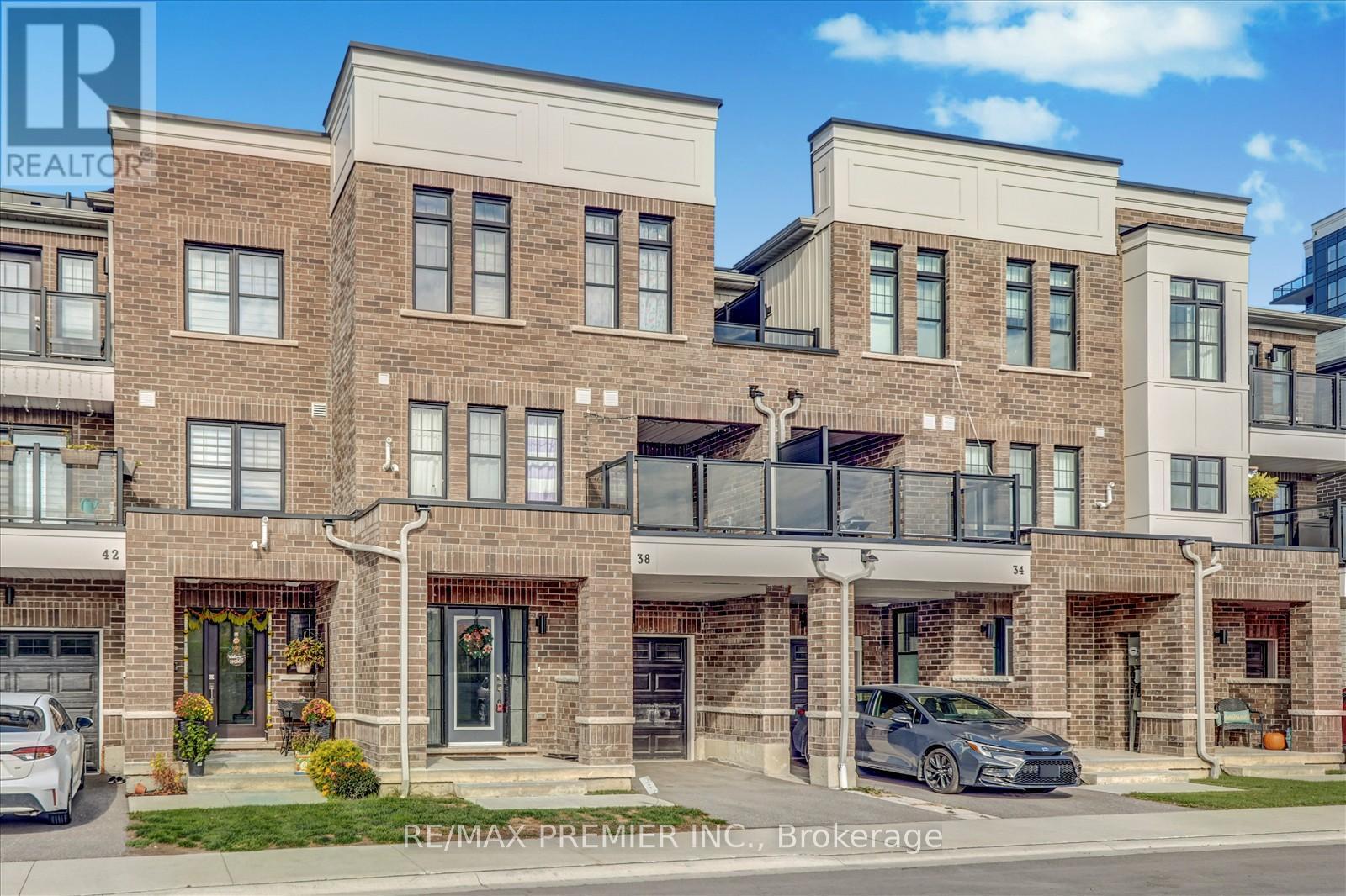 38 King William Way, Clarington, ON - Outdoor With Facade