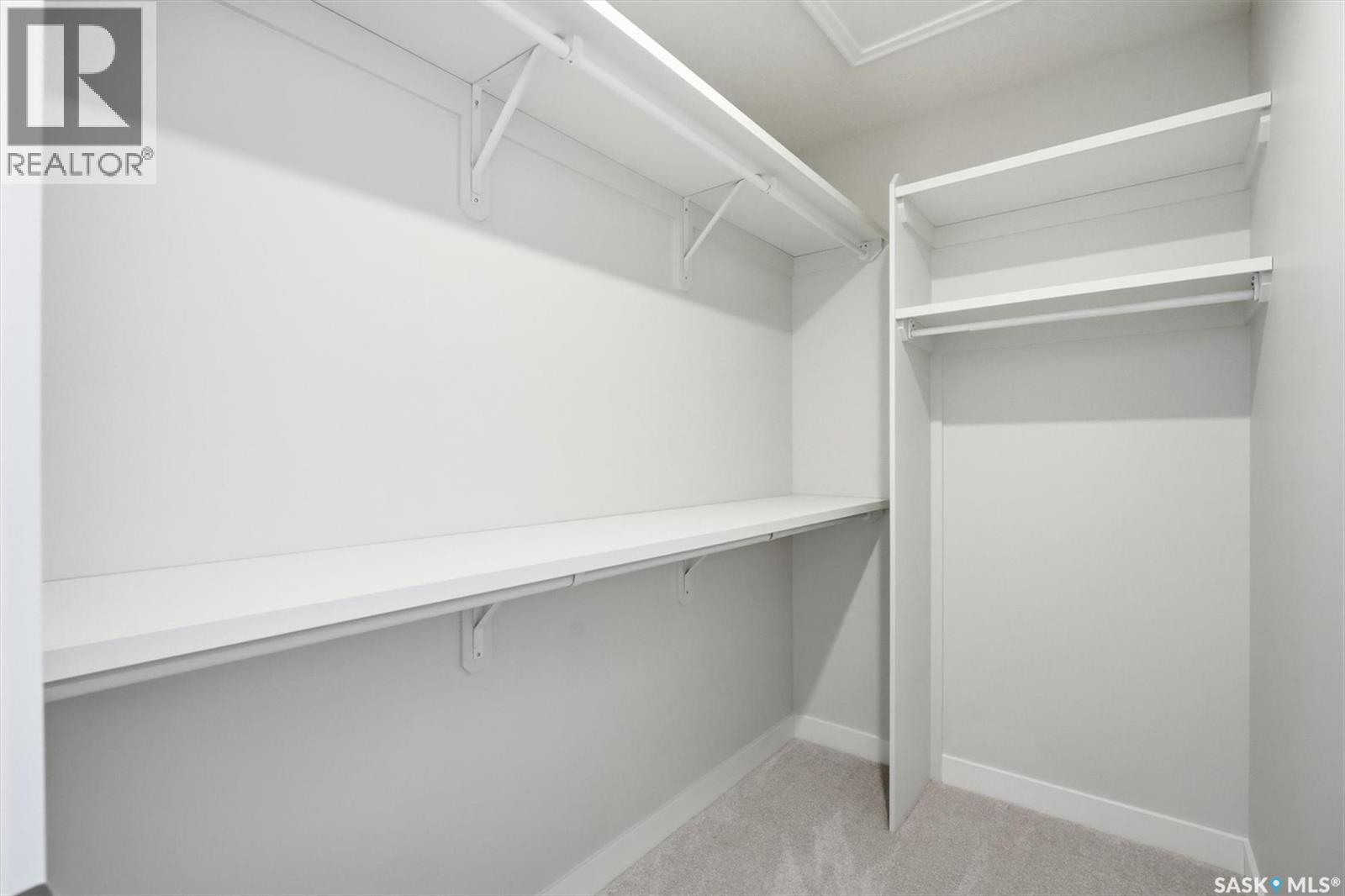 422 Cockcroft Place, Saskatoon, SK - Indoor With Storage