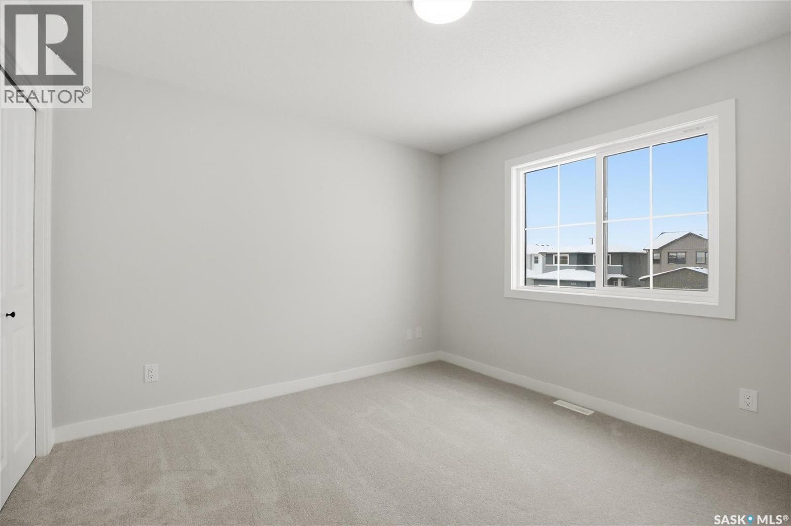 422 Cockcroft Place, Saskatoon, SK - Indoor Photo Showing Other Room