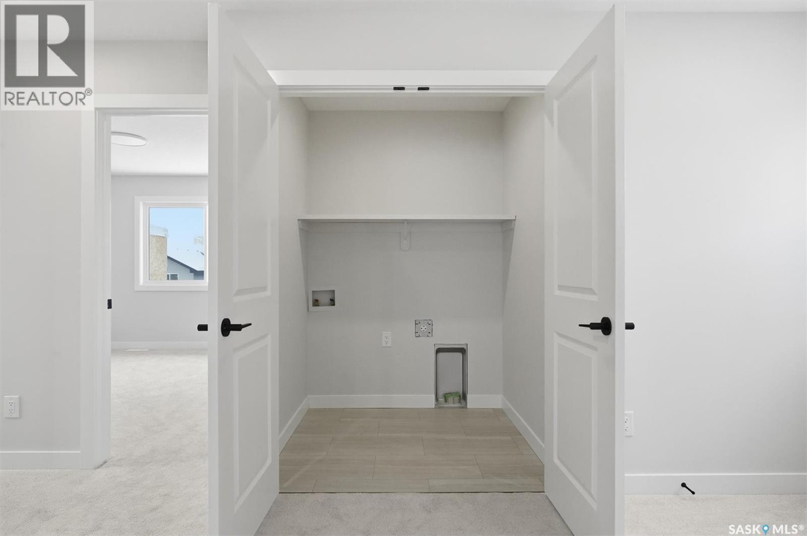 422 Cockcroft Place, Saskatoon, SK - Indoor Photo Showing Other Room