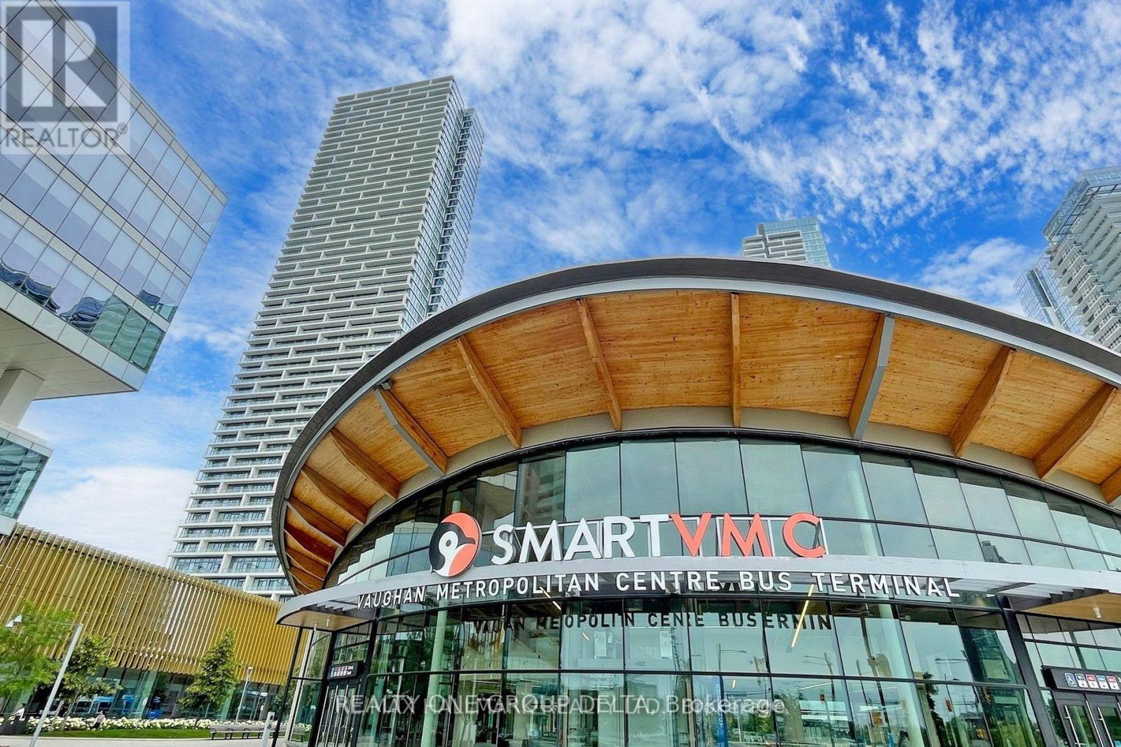 4002 - 898 Portage Master Bedrm Parkway W, Vaughan, ON - Outdoor