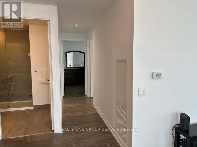 4002 - 898 Portage Master Bedrm Parkway W, Vaughan, ON - Indoor Photo Showing Other Room