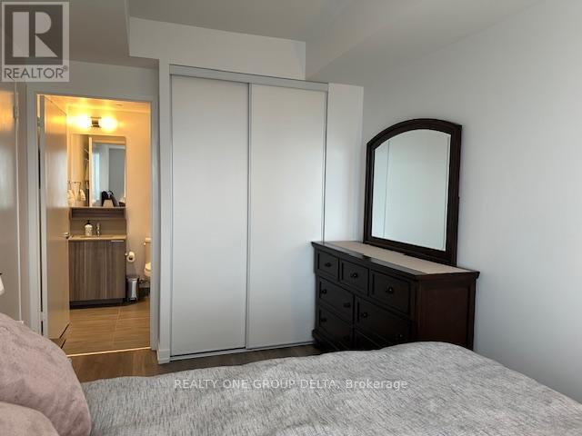 4002 - 898 Portage Master Bedrm Parkway W, Vaughan, ON - Indoor Photo Showing Bedroom