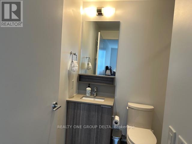 4002 - 898 Portage Master Bedrm Parkway W, Vaughan, ON - Indoor Photo Showing Bathroom