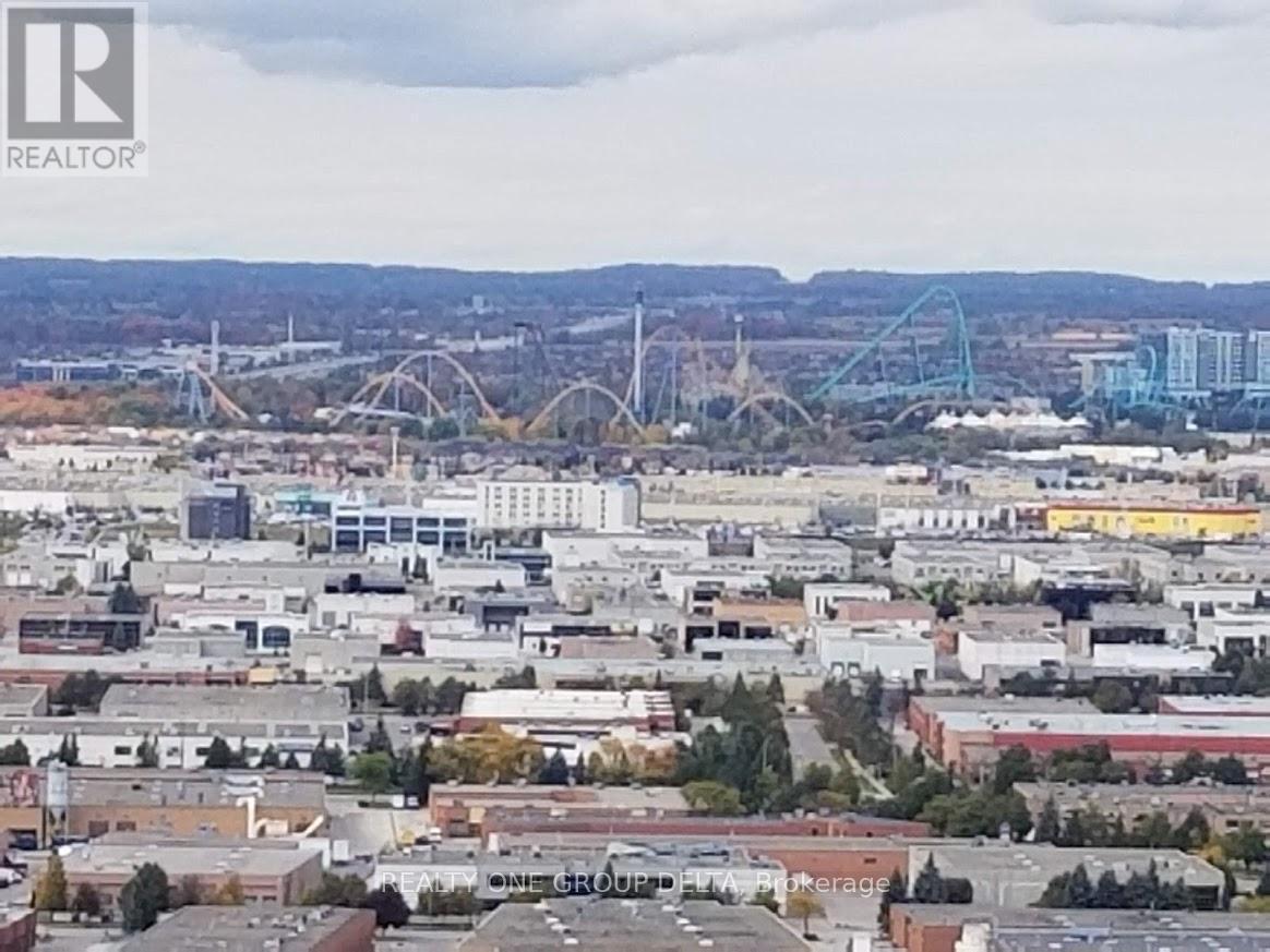 4002 - 898 Portage Master Bedrm Parkway W, Vaughan, ON - Outdoor With View