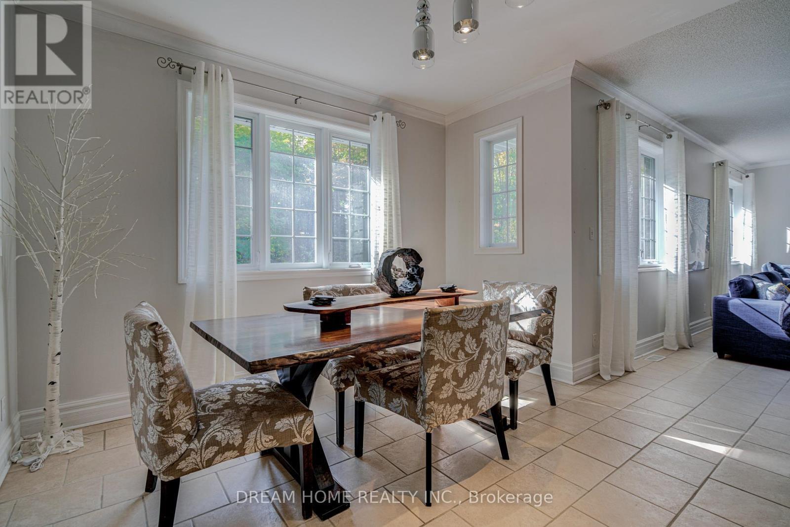 1119 Sajnovic Place, Ramara, ON - Indoor Photo Showing Dining Room