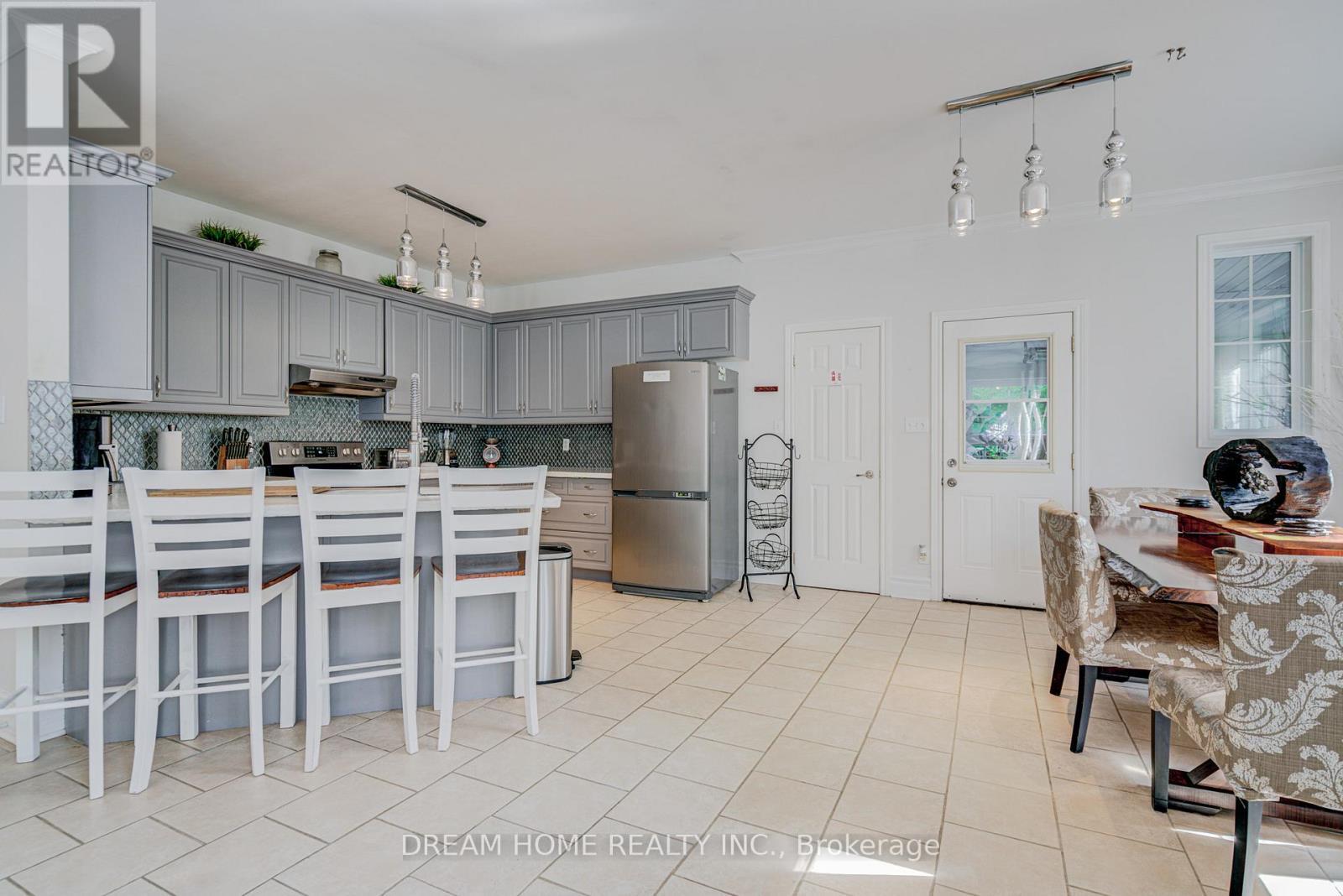 1119 Sajnovic Place, Ramara, ON - Indoor Photo Showing Kitchen