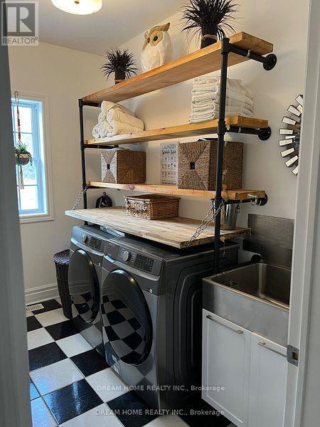 1119 Sajnovic Place, Ramara, ON - Indoor Photo Showing Laundry Room