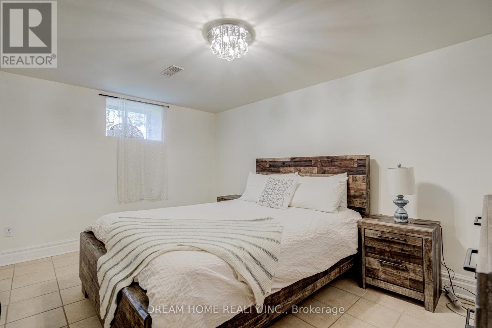 1119 Sajnovic Place, Ramara, ON - Indoor Photo Showing Bedroom