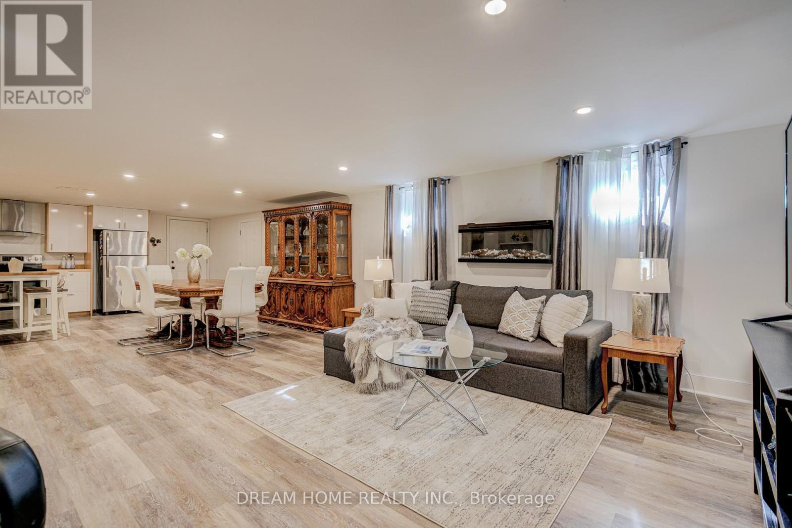 1119 Sajnovic Place, Ramara, ON - Indoor Photo Showing Living Room