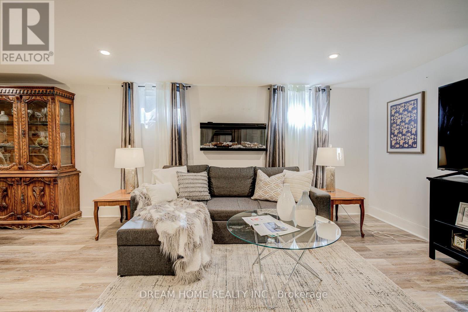 1119 Sajnovic Place, Ramara, ON - Indoor Photo Showing Living Room