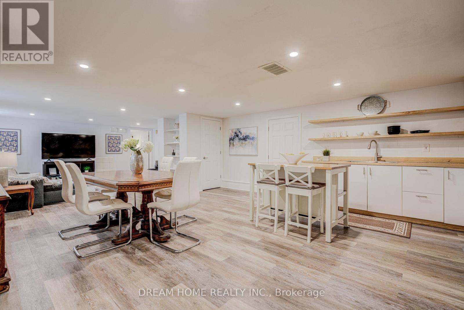 1119 Sajnovic Place, Ramara, ON - Indoor Photo Showing Dining Room