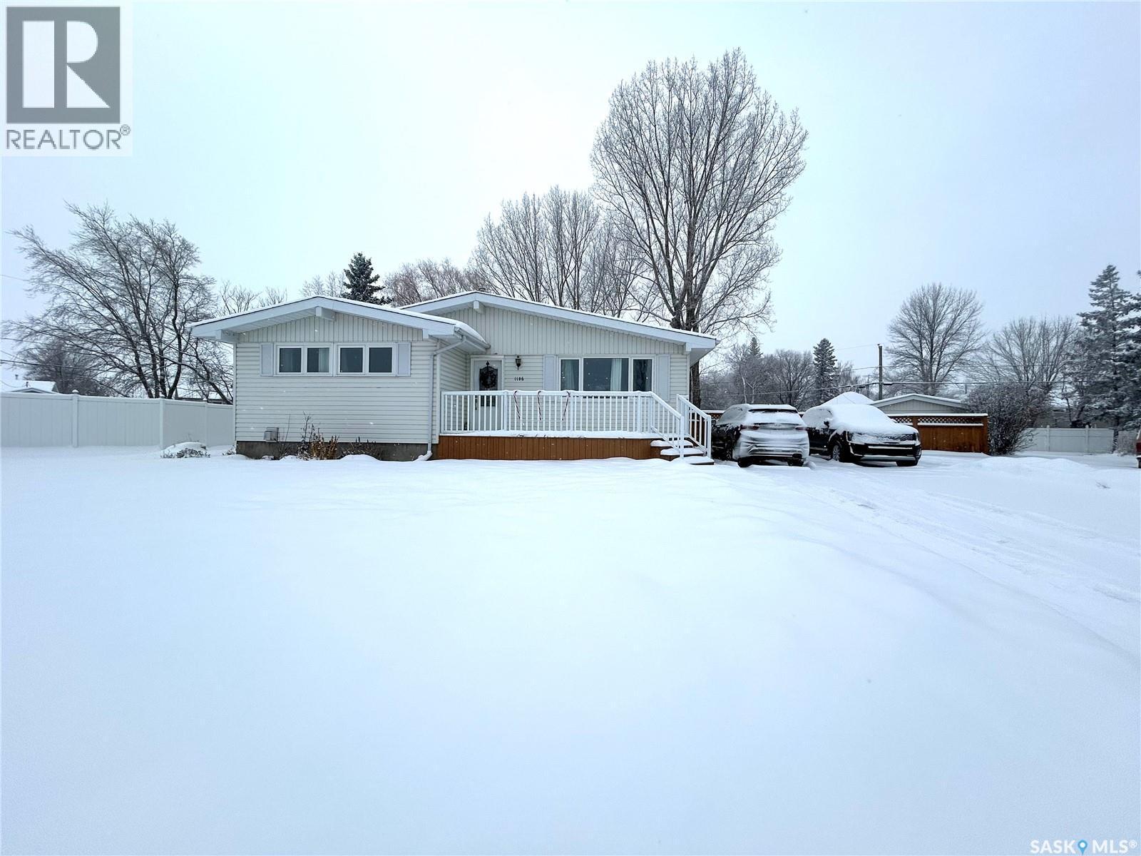 1106 Bobolink Bay, Rocanville, SK - Outdoor With Deck Patio Veranda
