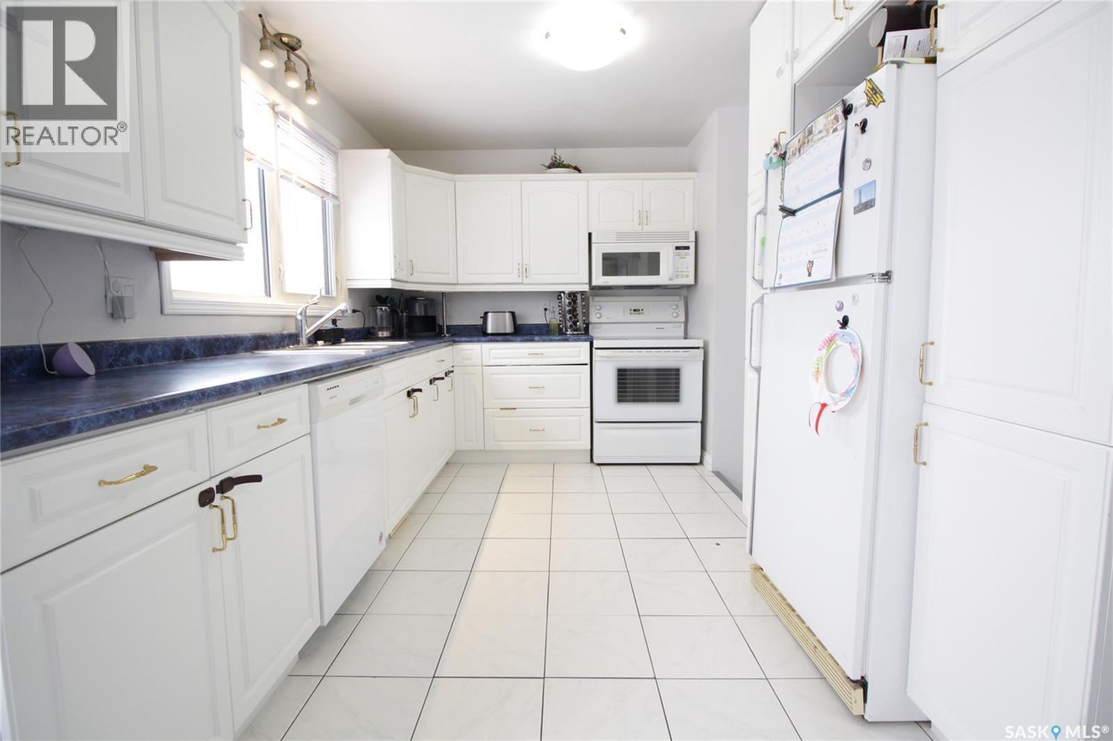 1106 Bobolink Bay, Rocanville, SK - Indoor Photo Showing Kitchen