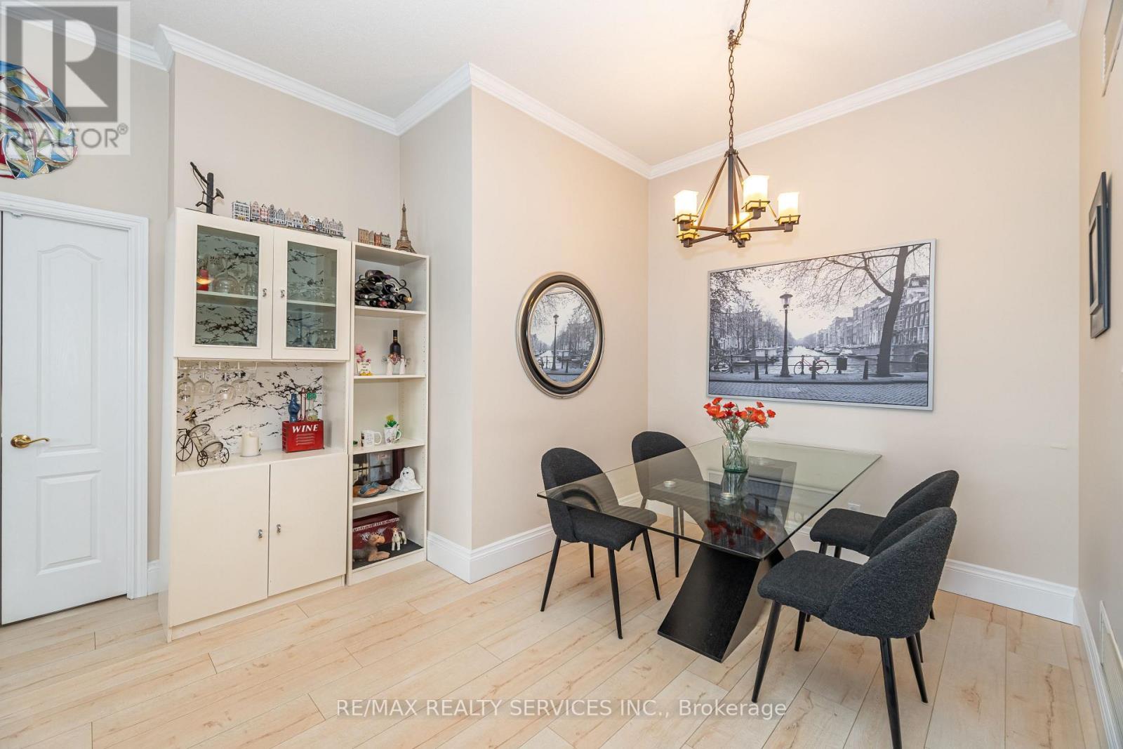 703 - 7 Dayspring Circle, Brampton, ON - Indoor Photo Showing Dining Room