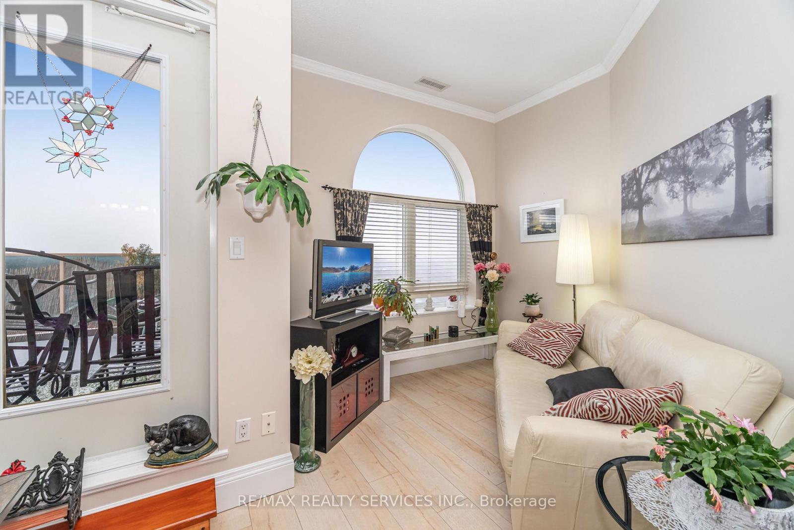 703 - 7 Dayspring Circle, Brampton, ON - Indoor