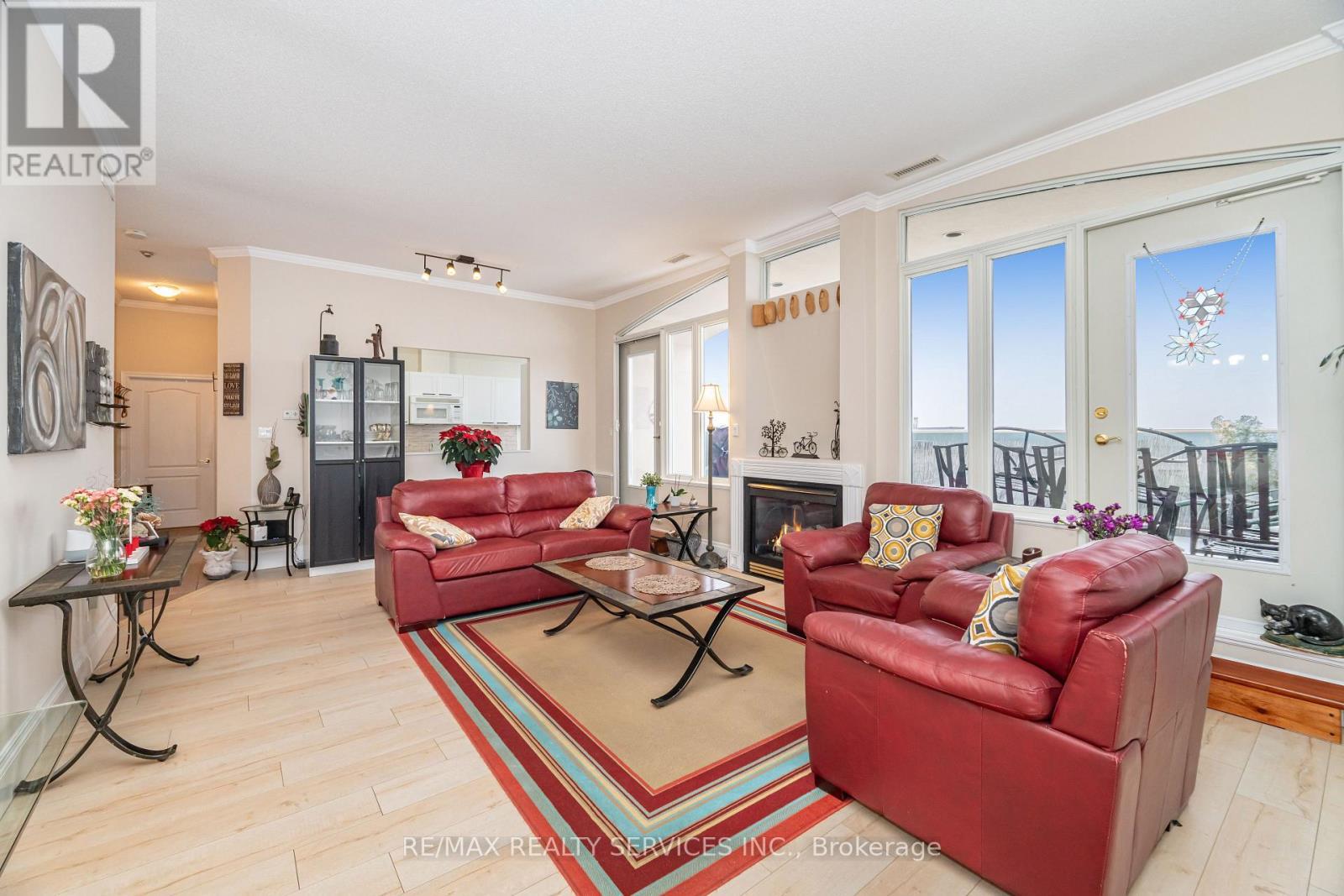 703 - 7 Dayspring Circle, Brampton, ON - Indoor Photo Showing Living Room