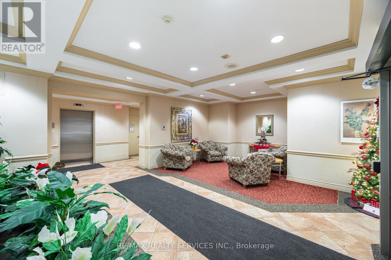 703 - 7 Dayspring Circle, Brampton, ON - Indoor Photo Showing Other Room