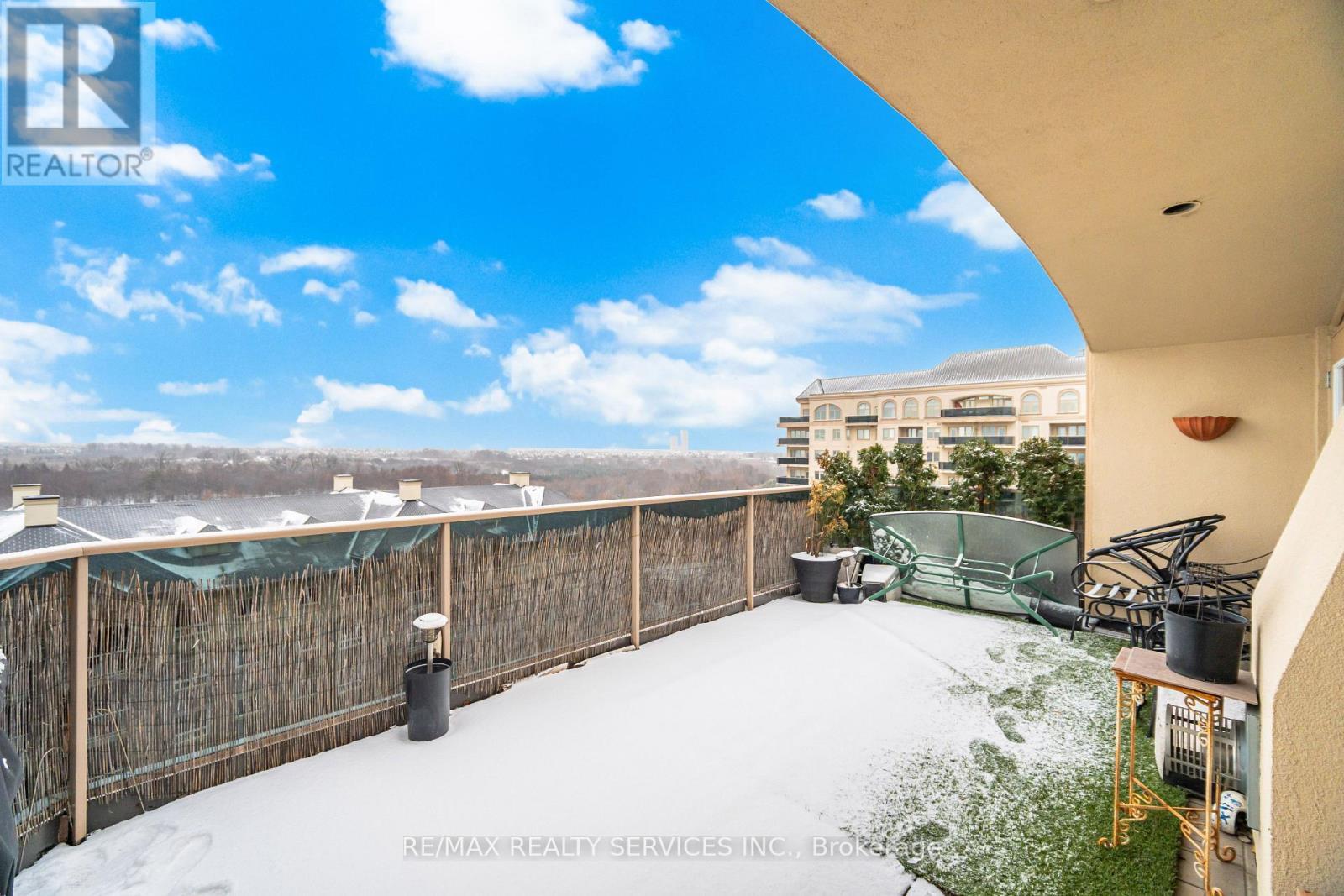 703 - 7 Dayspring Circle, Brampton, ON - Outdoor