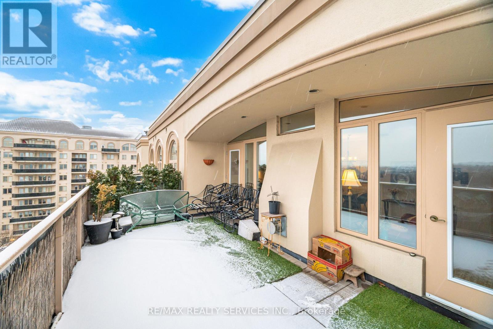 703 - 7 Dayspring Circle, Brampton, ON - Outdoor