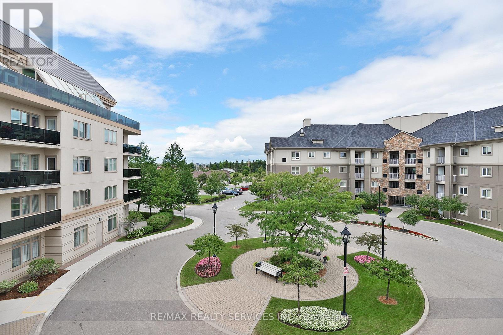 703 - 7 Dayspring Circle, Brampton, ON - Outdoor