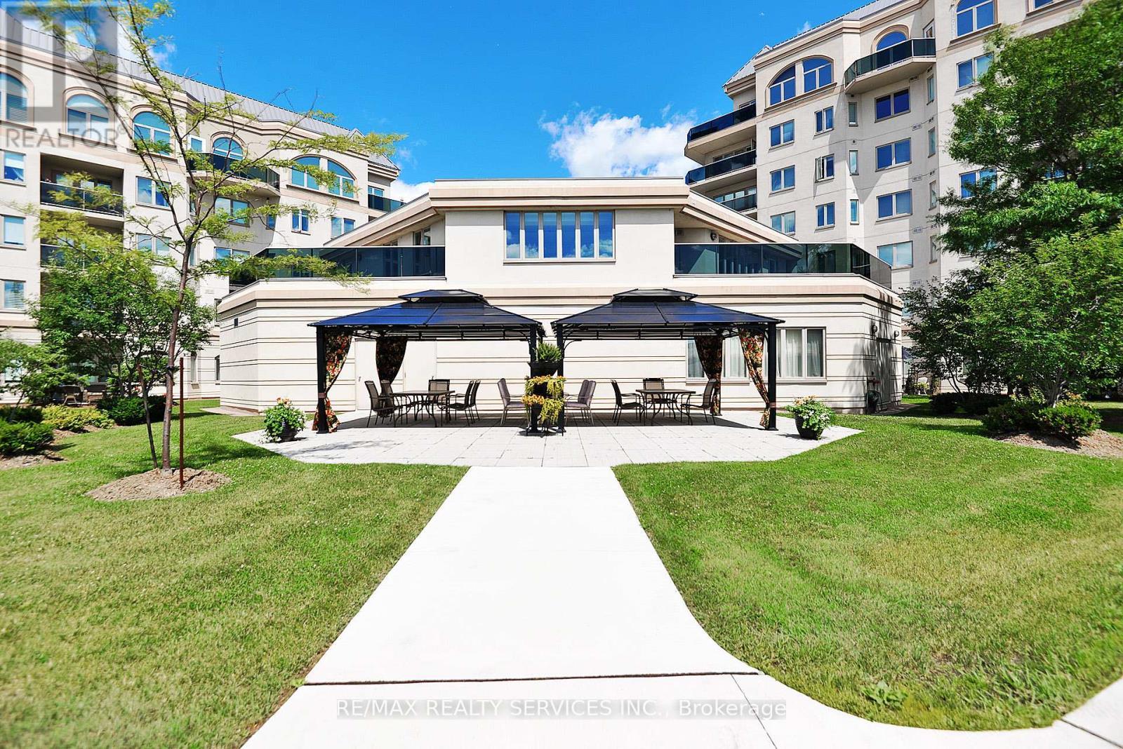 703 - 7 Dayspring Circle, Brampton, ON - Outdoor