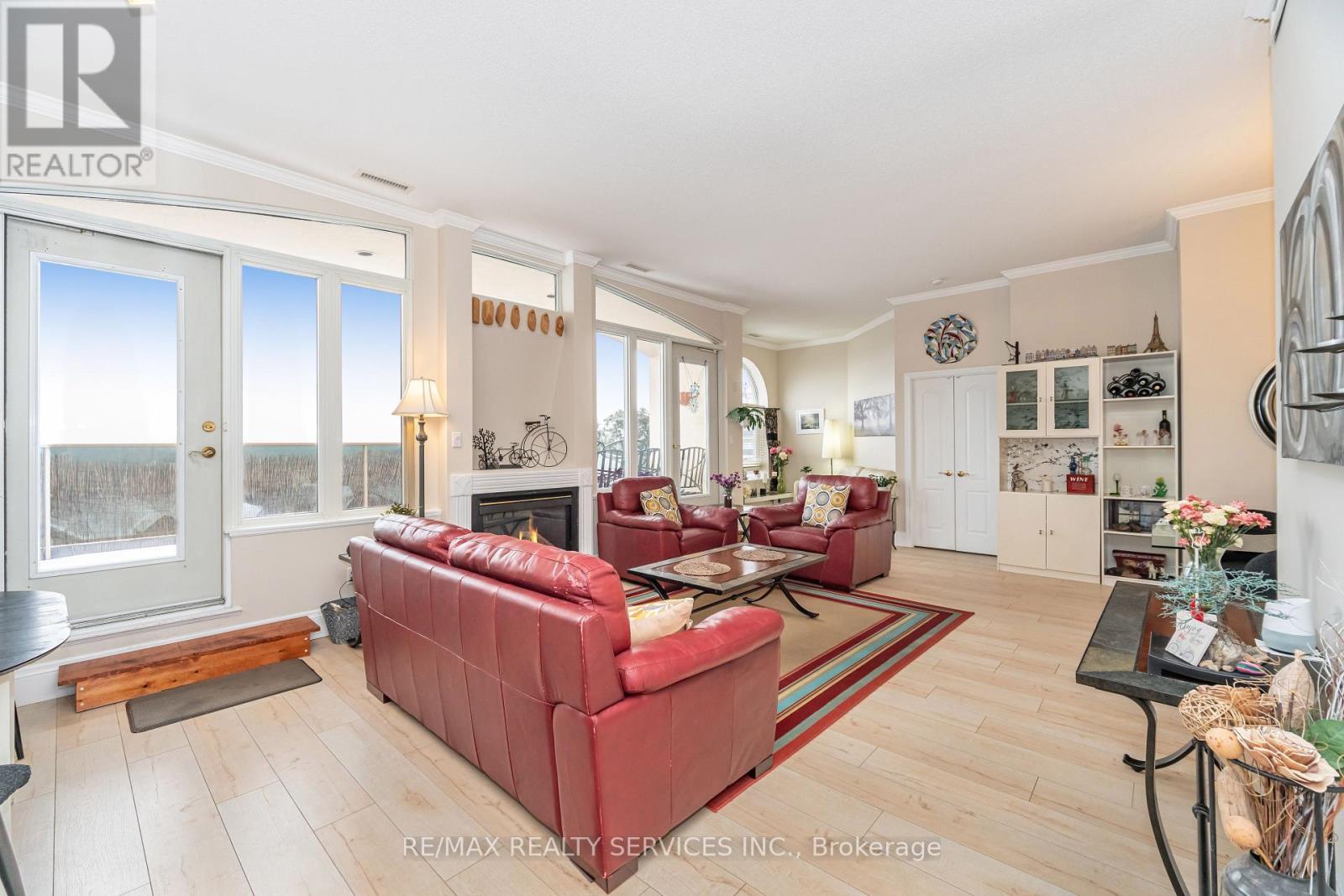 703 - 7 Dayspring Circle, Brampton, ON - Indoor Photo Showing Living Room With Fireplace