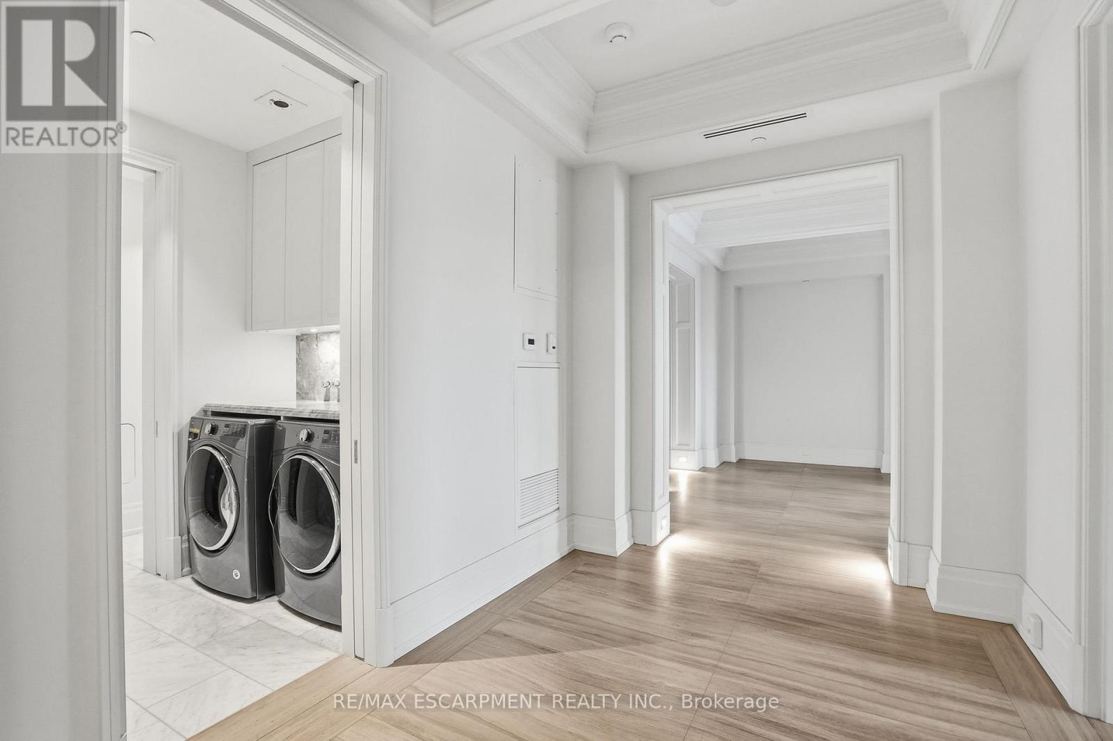 312 - 300 Randall Street, Oakville, ON - Indoor Photo Showing Laundry Room