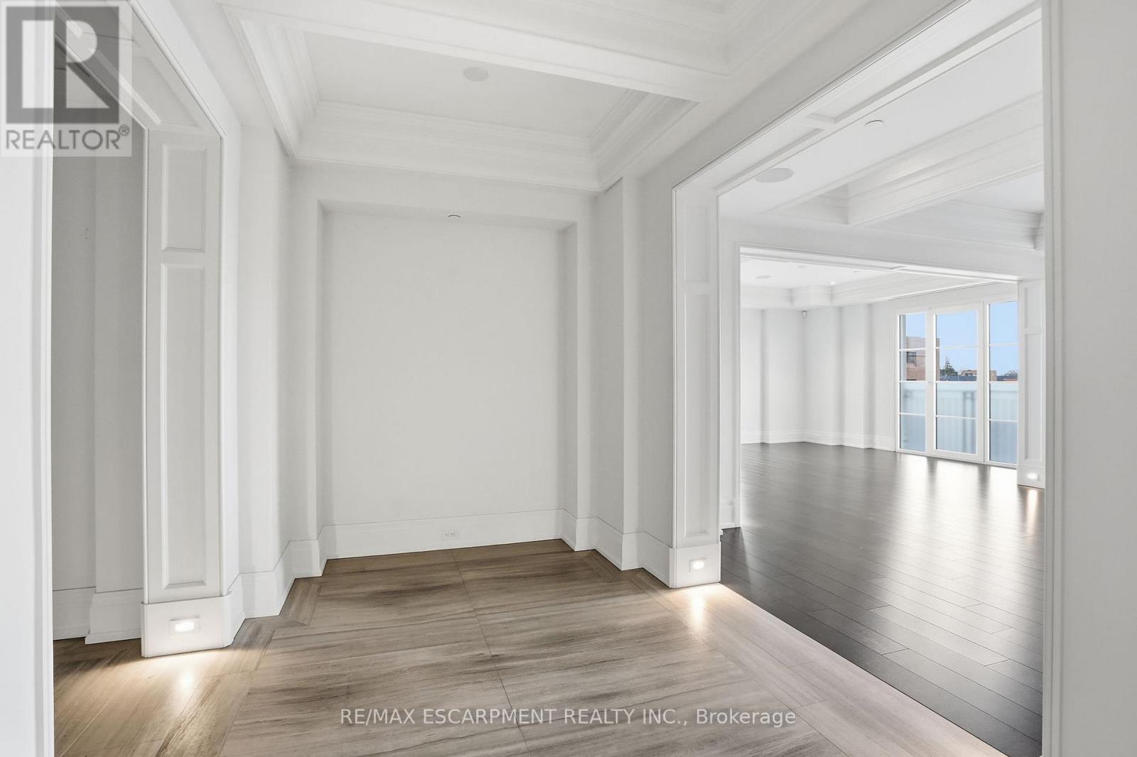 312 - 300 Randall Street, Oakville, ON - Indoor Photo Showing Other Room