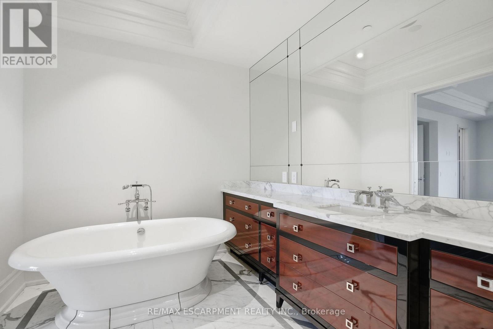 312 - 300 Randall Street, Oakville, ON - Indoor Photo Showing Bathroom